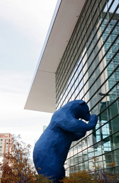 Big Blue Bear sculpture, Denver